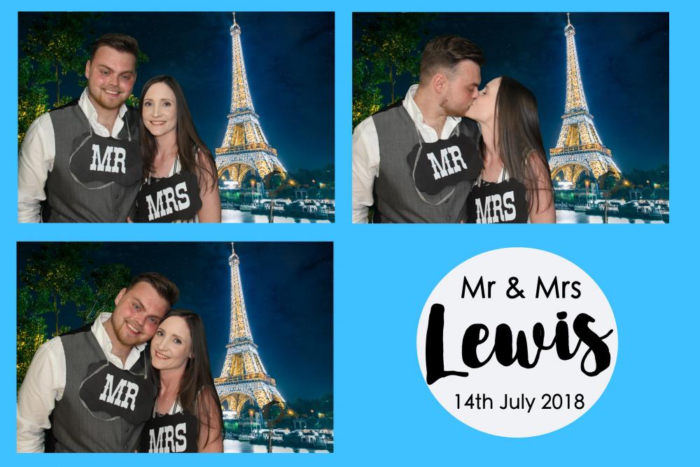 Mr & Mrs Lewis's Wedding | View more photos from the event at images.mobile-photo-booth.com/u/MobilePhotoBoothUK/Mr-Mrs-Lewiss-Wedding